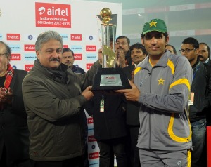 Misbah-ul-Haq with the trophy after Pakistan beat India 2-1 in the ODI series © BCCI